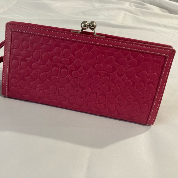 Coach - Picture 4 of 4